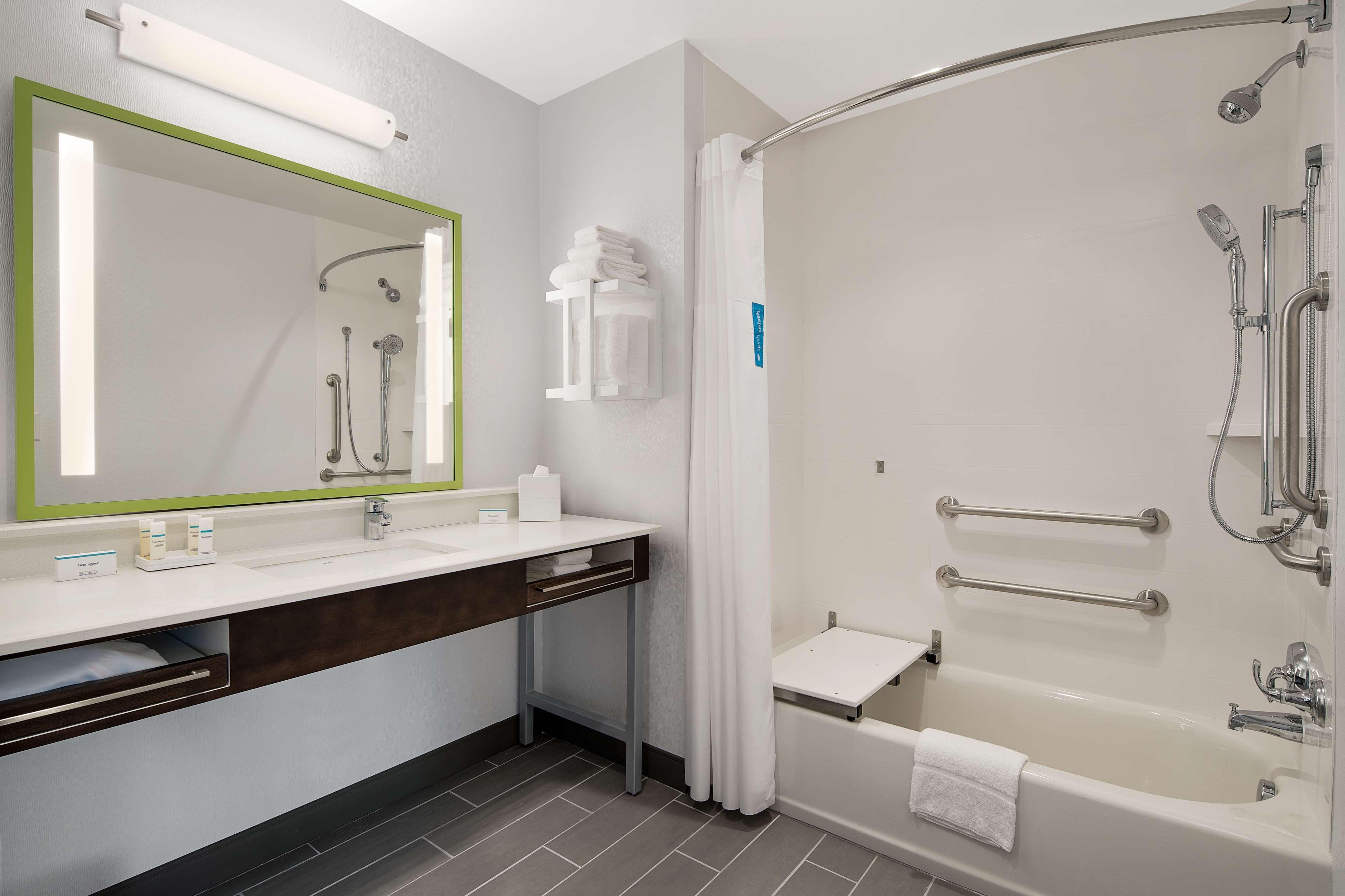 Hampton Inn & Suites Raleigh Midtown, Nc Esterno foto