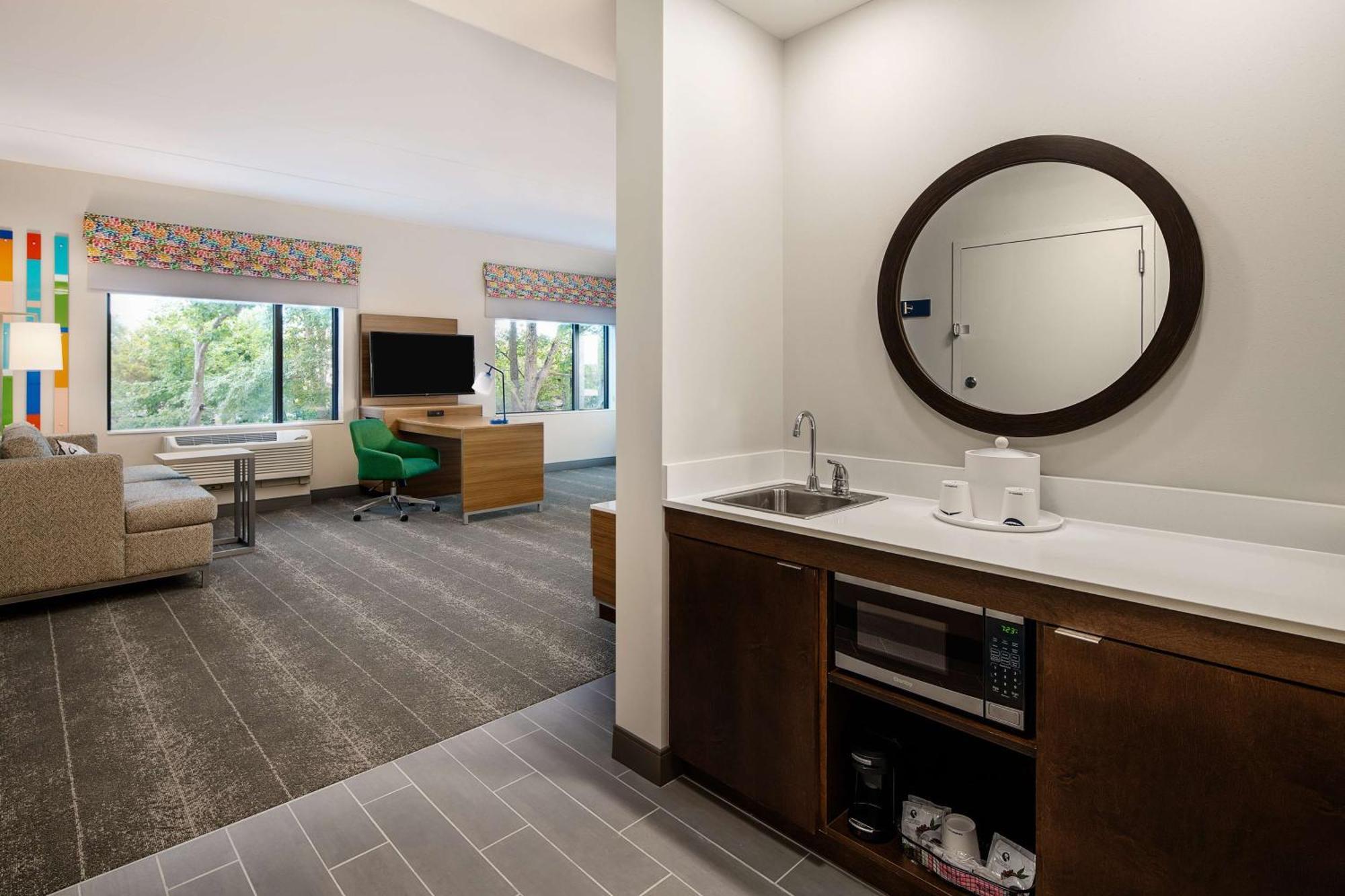 Hampton Inn & Suites Raleigh Midtown, Nc Esterno foto