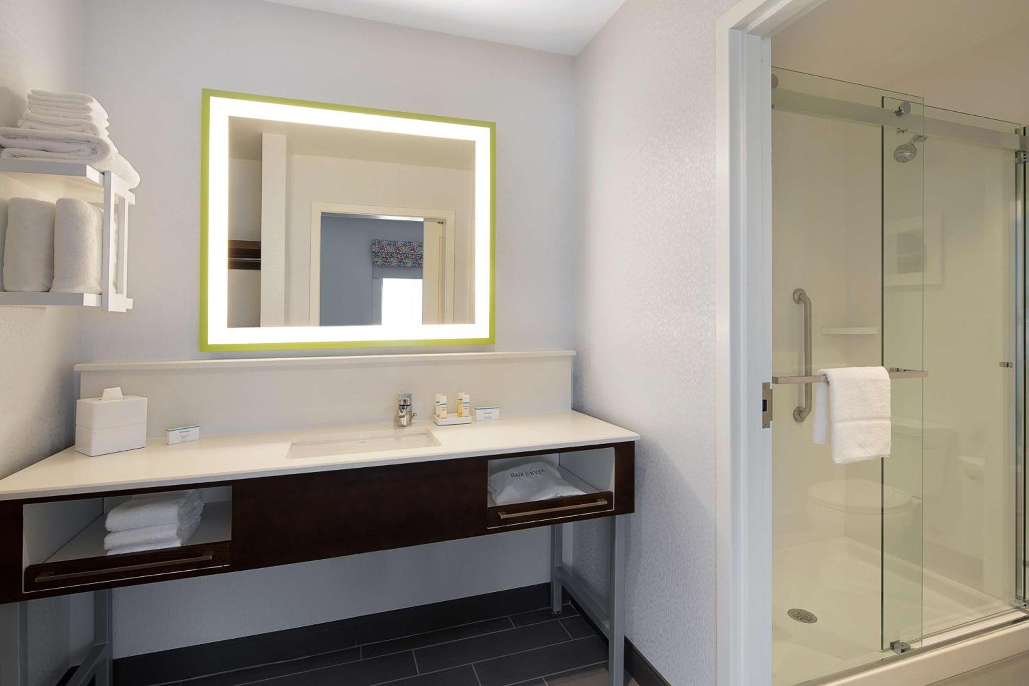 Hampton Inn & Suites Raleigh Midtown, Nc Esterno foto